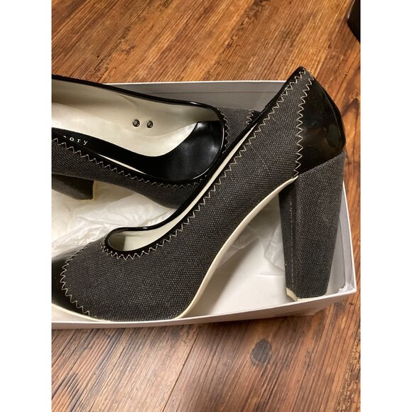 Theory Women's Black & Grey Heels Size 40 New In Box - Picture 4 of 8